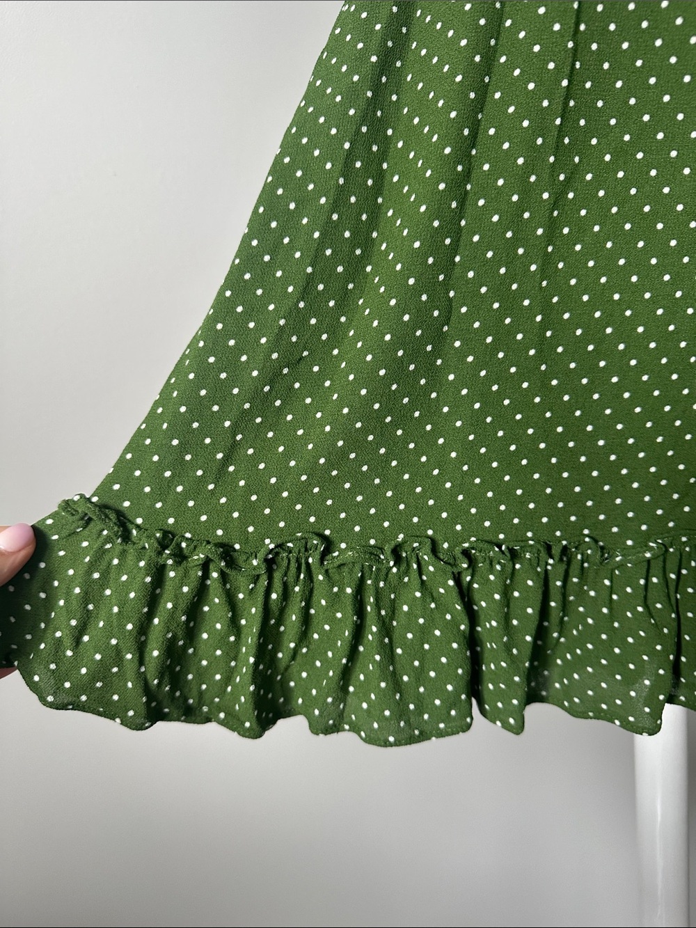 Reformation Doutzen Green White Polka Dot Ruffle Hem mini Dress size 2 - Picture 5 of 9